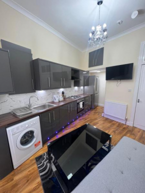 Glasgow South 2 Bedroom Apartment
